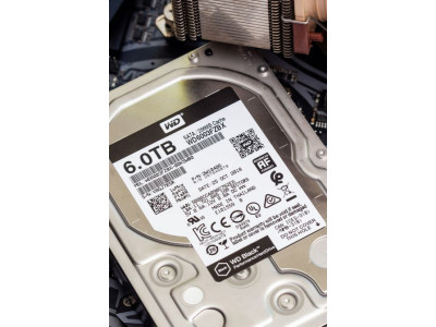 HDD тоже растут в цене, но дело не только в ИИ-буме. Пора закупаться?