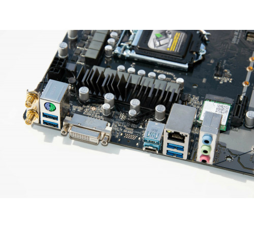 Материнская плата LGA1151v2 Z370 Pro4 AsRock 4xDDR4 Б/У Материнская плата LGA1151v2 Z370 Pro4 AsRock 4xDDR4 Б/У